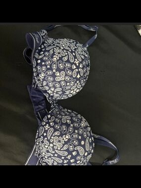 Victoria Secret Pink Super Push Up Navy Paisley Padded Bra